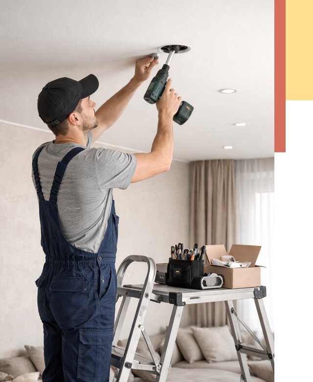 Установка и монтаж точечных светильников в натяжной потолок в Междуреченске от 1819 руб. | ОТДЕЛОЧНИК-Мжд